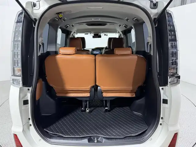 トヨタ ヴォクシー ハイブリッド ZS 煌Ⅱ 大阪府 2016(平28)年 4.2万km ホワイトパールクリスタルシャイン モデリスタエアロ 10incナビTV バックカメラ 衝突軽減ブレーキ レーンアシスト オートハイビーム スマートキー プッシュスタート 両側パワースライドドア クリアランスソナー ドライブレコーダー ETC