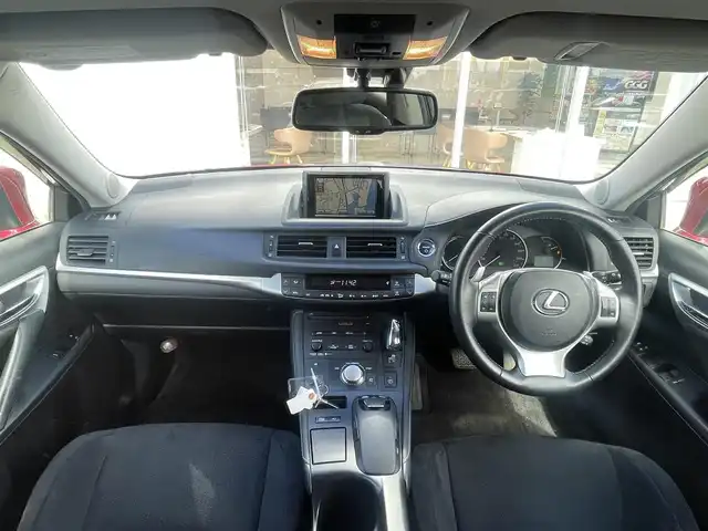 レクサス ＣＴ 200h バージョンC 宮崎県 2011(平23)年 8.2万km レッドマイカクリスタルシャイン 純正ナビゲーション/　AM FM CD DVD　BT/ＥＴＣ車載器　/バックカメラ　/クルーズコントロール　/パドルシフト　/ＬＥＤヘッドライト　/シートヒーター　/スマートキー　/プッシュスタート　/カラーコード３Ｒ１　/フォグランプ　/ＡＡＣ