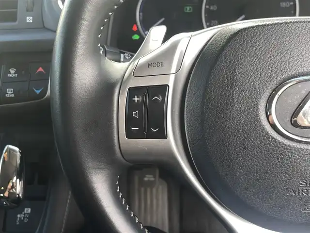 レクサス ＣＴ 200h バージョンC 宮崎県 2011(平23)年 8.2万km レッドマイカクリスタルシャイン 純正ナビゲーション/　AM FM CD DVD　BT/ＥＴＣ車載器　/バックカメラ　/クルーズコントロール　/パドルシフト　/ＬＥＤヘッドライト　/シートヒーター　/スマートキー　/プッシュスタート　/カラーコード３Ｒ１　/フォグランプ　/ＡＡＣ