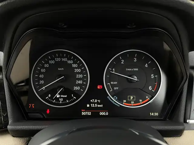 ＢＭＷ ２１８ｄ アクティブツアラー ラグジュアリー 石川県 2015(平27)年 5.1万km 白 コンフォートアクセス/インテリジェントセーフティ/白革シート/電動メモリシート/シートヒーター/純正ナビ/Bluetooth/CD/DVD/インナーミラー型ETC/クルーズコントロール/アイドリングストップ/電動リアゲート/前後ドライブレコーダー/後方クリアランスソナー/車線逸脱警告/スマートキー/プッシュスタート/純正ドアバイザー/LEDヘッドライト