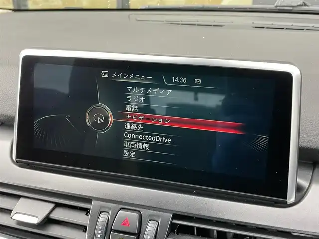 ＢＭＷ ２１８ｄ アクティブツアラー ラグジュアリー 石川県 2015(平27)年 5.1万km 白 コンフォートアクセス/インテリジェントセーフティ/白革シート/電動メモリシート/シートヒーター/純正ナビ/Bluetooth/CD/DVD/インナーミラー型ETC/クルーズコントロール/アイドリングストップ/電動リアゲート/前後ドライブレコーダー/後方クリアランスソナー/車線逸脱警告/スマートキー/プッシュスタート/純正ドアバイザー/LEDヘッドライト