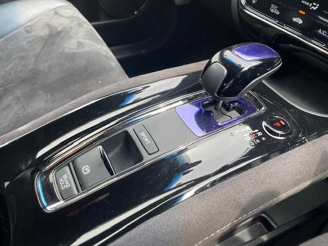 ホンダ ヴェゼル ハイブリッド RS ホンダセンシング 大分県 2017(平29)年 6.7万km ホワイトオーキッドパール 純正メモリーナビ/CD/DVD/BT/USB/HDMI/フルセグTV/バックカメラ/ハーフレザーシート/前席シートヒーター/ホンダセンシング/レーンキープ/レーダークルーズコントロール/ステアリングスイッチ/パドルシフト/オート電動格納ミラー/ドライブレコーダー/ビルトインETC/保証書/取扱説明書/スペアキー