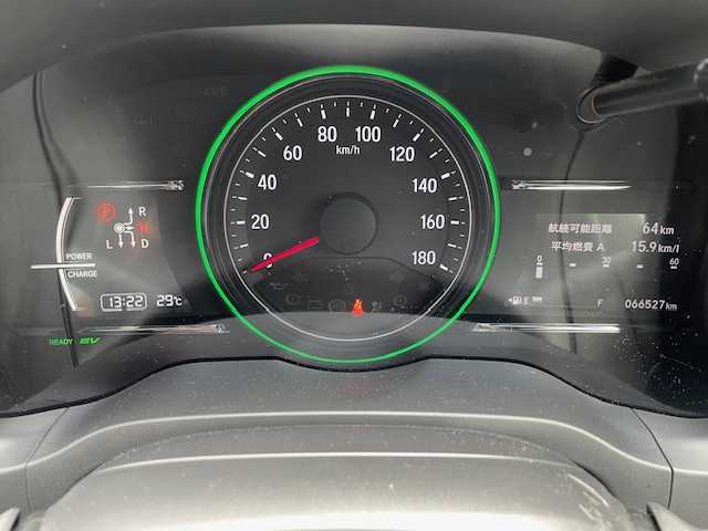 ホンダ ヴェゼル ハイブリッド RS ホンダセンシング 大分県 2017(平29)年 6.7万km ホワイトオーキッドパール 純正メモリーナビ/CD/DVD/BT/USB/HDMI/フルセグTV/バックカメラ/ハーフレザーシート/前席シートヒーター/ホンダセンシング/レーンキープ/レーダークルーズコントロール/ステアリングスイッチ/パドルシフト/オート電動格納ミラー/ドライブレコーダー/ビルトインETC/保証書/取扱説明書/スペアキー