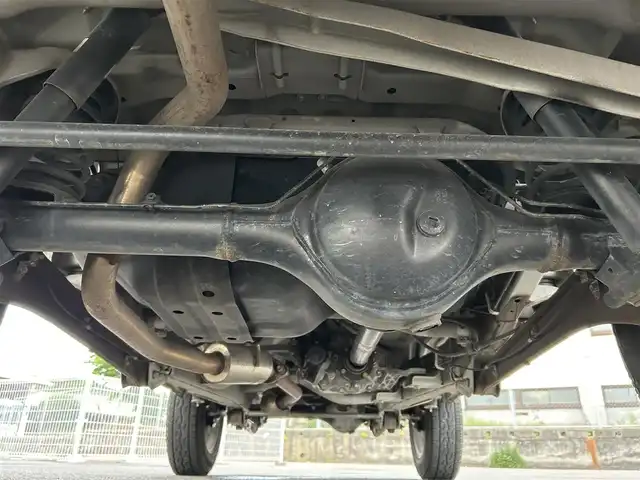 スズキ ジムニー ランドベンチャー 佐賀県 2015(平27)年 7.1万km パールホワイト 5MT/4WD/CDオーディオ/運転席シートヒーター/ハーフレザーシート/ETC/フォグランプ/純正16インチアルミホイール/スペアキー×１/リモコンキー/取扱説明書/保証書