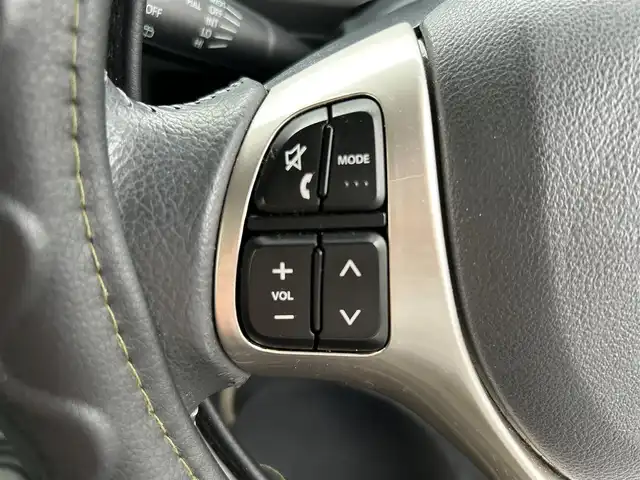 スズキ ジムニー ランドベンチャー 佐賀県 2015(平27)年 7.1万km パールホワイト 5MT/4WD/CDオーディオ/運転席シートヒーター/ハーフレザーシート/ETC/フォグランプ/純正16インチアルミホイール/スペアキー×１/リモコンキー/取扱説明書/保証書