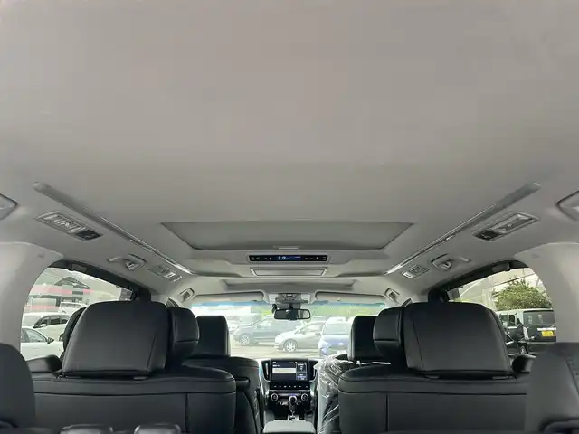 トヨタ ヴェルファイア Z Gエディション 愛媛県 2018(平30)年 3.8万km ホワイトパールクリスタルシャイン トヨタセーフティ/レーダークルーズコントロール/プリクラッシュセーフティ/サンルーフ/純正ナビ/キャプテンシート/ハンドルヒーター/シートヒーター/エアーシート/フォグランプ/バッグモニター/両側パワースライド/三眼LEDヘッドライト/オートマチックハイビーム/Bluetooth/オットマン/パワーシート/電動リアゲート