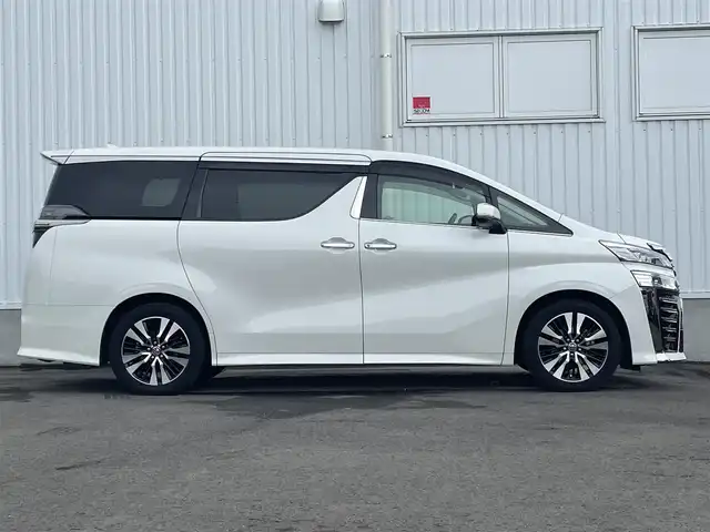 トヨタ ヴェルファイア Z Gエディション 愛媛県 2018(平30)年 3.8万km ホワイトパールクリスタルシャイン トヨタセーフティ/レーダークルーズコントロール/プリクラッシュセーフティ/サンルーフ/純正ナビ/キャプテンシート/ハンドルヒーター/シートヒーター/エアーシート/フォグランプ/バッグモニター/両側パワースライド/三眼LEDヘッドライト/オートマチックハイビーム/Bluetooth/オットマン/パワーシート/電動リアゲート
