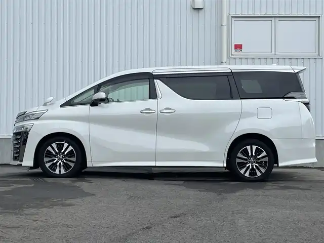 トヨタ ヴェルファイア Z Gエディション 愛媛県 2018(平30)年 3.8万km ホワイトパールクリスタルシャイン トヨタセーフティ/レーダークルーズコントロール/プリクラッシュセーフティ/サンルーフ/純正ナビ/キャプテンシート/ハンドルヒーター/シートヒーター/エアーシート/フォグランプ/バッグモニター/両側パワースライド/三眼LEDヘッドライト/オートマチックハイビーム/Bluetooth/オットマン/パワーシート/電動リアゲート