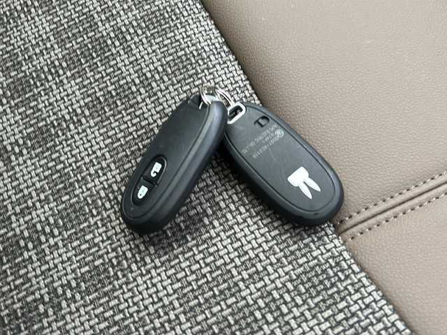 スズキ ラパン ＬＣ X 佐賀県 2024(令6)年 1.4万km トラッドカーキメタリック/アーバンブラウン 2トーン ETC/bluetooth／バックカメラ/スペアキー/プッシュスタート／エアバッグW/オートライト/バックカメラ/ワンオーナー/ABS／レーンキープアシスト／/横滑り防止装置／盗難防止装置/コーナーセンサー/アイドリングストップ/パワーステアリング／パワーウィンドウ/取扱説明書／保証書／点検記録簿/(1ヶ月、6ヶ月、1年）/ハーフレザーシート