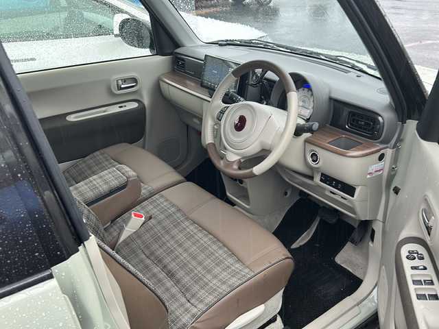 スズキ ラパン ＬＣ X 佐賀県 2024(令6)年 1.4万km トラッドカーキメタリック/アーバンブラウン 2トーン ETC/bluetooth／バックカメラ/スペアキー/プッシュスタート／エアバッグW/オートライト/バックカメラ/ワンオーナー/ABS／レーンキープアシスト／/横滑り防止装置／盗難防止装置/コーナーセンサー/アイドリングストップ/パワーステアリング／パワーウィンドウ/取扱説明書／保証書／点検記録簿/(1ヶ月、6ヶ月、1年）/ハーフレザーシート