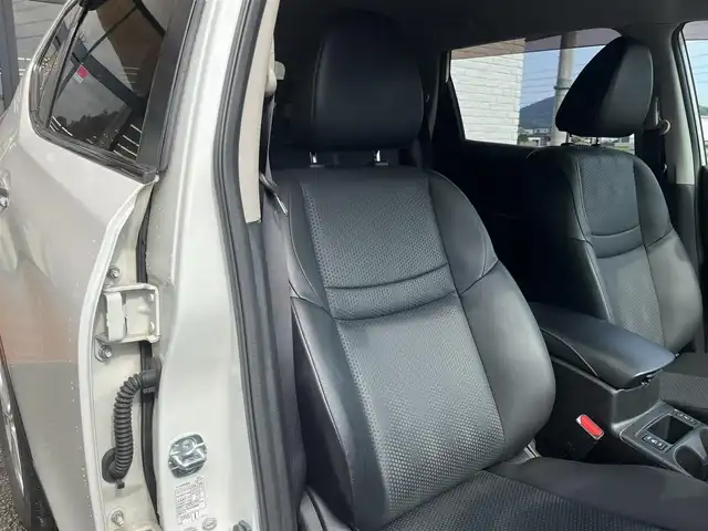 日産 エクストレイル 20X エマージェンシーブレーキ 高知県 2015(平27)年 7.2万km ブリリアントホワイトパール (株)IDOMが運営する【じしゃロン高知店】の自社ローン専用車両になります。こちらは現金またはオートローンご利用時の価格です。自社ローンご希望の方は別途その旨お申付け下さい