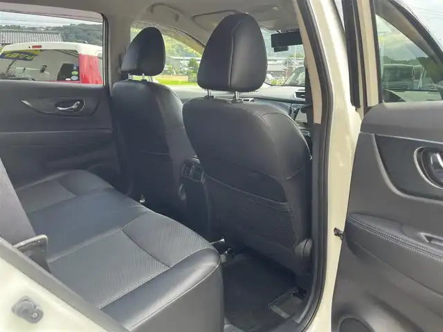 日産 エクストレイル 20X エマージェンシーブレーキ 高知県 2015(平27)年 7.2万km ブリリアントホワイトパール (株)IDOMが運営する【じしゃロン高知店】の自社ローン専用車両になります。こちらは現金またはオートローンご利用時の価格です。自社ローンご希望の方は別途その旨お申付け下さい