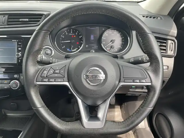 日産 エクストレイル ハイブリッド モード・プレミア 滋賀県 2018(平30)年 6万km ダイヤモンドブラック 純正7インチナビ/・フルセグTV/・Bluetooth/・CD/DVD/・SD/・FM/AM/バックカメラ/ETC/電動バックドア/黒レザーシート/シートヒーター/前方ドライブレコーダー/純正フロアマット/AUTECH19インチアルミホイール