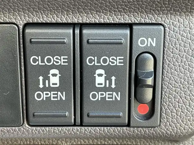 ホンダ フリード G 茨城県 2017(平29)年 2.3万km プレミアムディープロッソパール 純正ナビ/【DISC・ラジオ・TV・iPod・SD・USB・BT・VTR・AUX】/ETC/Bカメラ/前後ドラレコ/ステリモ/アイドリングストップ/両側パワスラ/サイドリフトアップシート/イエローFフォグ/LEDライト/純正フロアマット/純正ホイールカバー