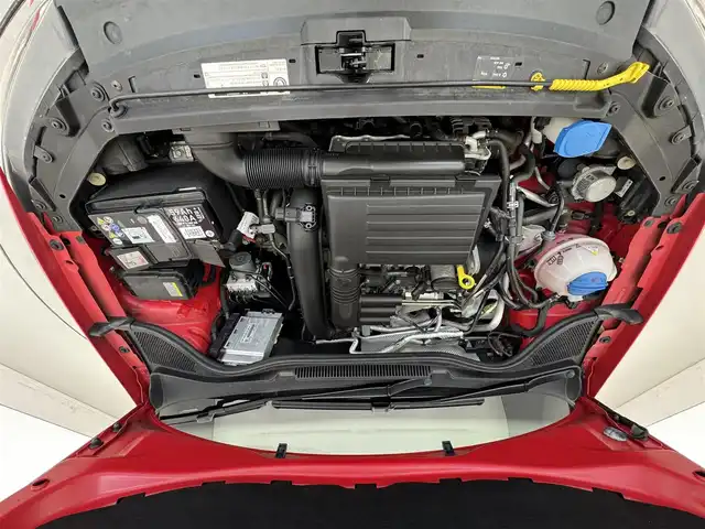 フォルクスワーゲン ポロ プレミアムエディションナビPKG 滋賀県 2016(平28)年 3万km 赤 純正8インチナビ/　（Bluetooth/DVD/CD/USB/フルセグ）/ABS/横滑り防止装置/オートライト/MTモード付AT/サイドカーテンエアバック
