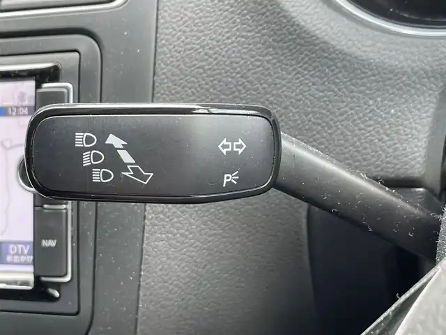 フォルクスワーゲン ポロ プレミアムエディションナビPKG 滋賀県 2016(平28)年 3万km 赤 純正8インチナビ/　（Bluetooth/DVD/CD/USB/フルセグ）/ABS/横滑り防止装置/オートライト/MTモード付AT/サイドカーテンエアバック