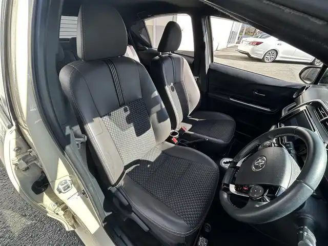 トヨタ アクア クロスオーバー グラム 愛知県 2019(平31)年 7.8万km ベージュ ワンオーナー/純正メモリナビ/フルセグテレビ/バックカメラ/Bluetooth/ウィンカーミラー/クルーズコントロール/ドアバイザー/プッシュスタート/ETC/衝突軽減ブレーキ/レーンキープ/ハーフレザーシート