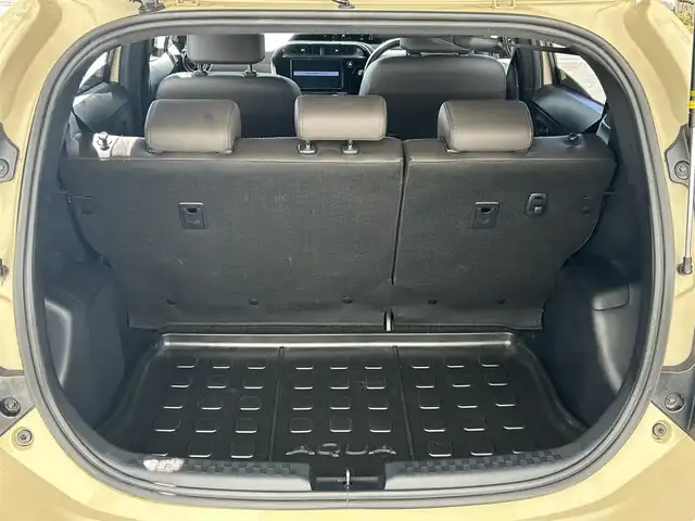 トヨタ アクア クロスオーバー グラム 愛知県 2019(平31)年 7.8万km ベージュ ワンオーナー/純正メモリナビ/フルセグテレビ/バックカメラ/Bluetooth/ウィンカーミラー/クルーズコントロール/ドアバイザー/プッシュスタート/ETC/衝突軽減ブレーキ/レーンキープ/ハーフレザーシート