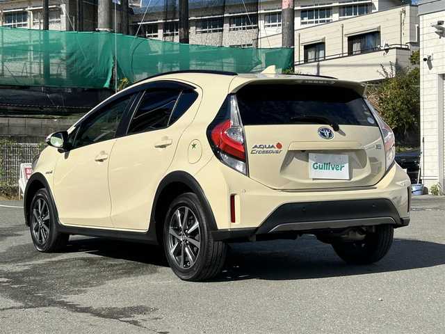 トヨタ アクア クロスオーバー グラム 愛知県 2019(平31)年 7.8万km ベージュ ワンオーナー/純正メモリナビ/フルセグテレビ/バックカメラ/Bluetooth/ウィンカーミラー/クルーズコントロール/ドアバイザー/プッシュスタート/ETC/衝突軽減ブレーキ/レーンキープ/ハーフレザーシート