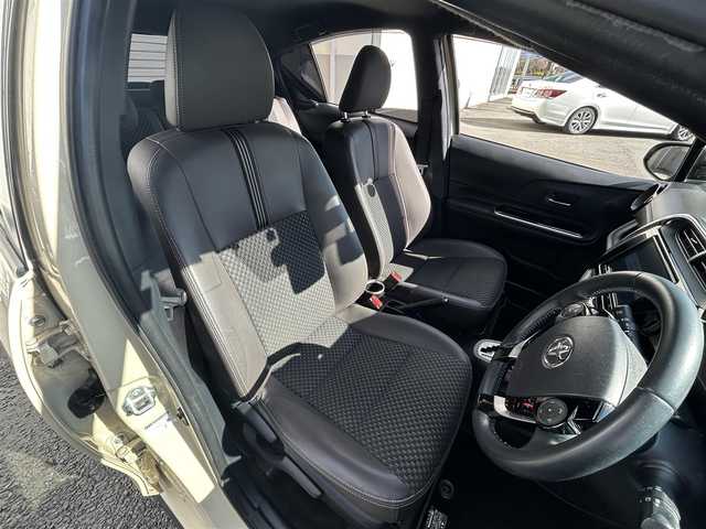 トヨタ アクア クロスオーバー グラム 愛知県 2019(平31)年 7.8万km ベージュ ワンオーナー/純正メモリナビ/フルセグテレビ/バックカメラ/Bluetooth/ウィンカーミラー/クルーズコントロール/ドアバイザー/プッシュスタート/ETC/衝突軽減ブレーキ/レーンキープ/ハーフレザーシート