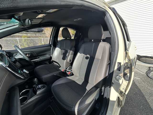 トヨタ アクア クロスオーバー グラム 愛知県 2019(平31)年 7.8万km ベージュ ワンオーナー/純正メモリナビ/フルセグテレビ/バックカメラ/Bluetooth/ウィンカーミラー/クルーズコントロール/ドアバイザー/プッシュスタート/ETC/衝突軽減ブレーキ/レーンキープ/ハーフレザーシート