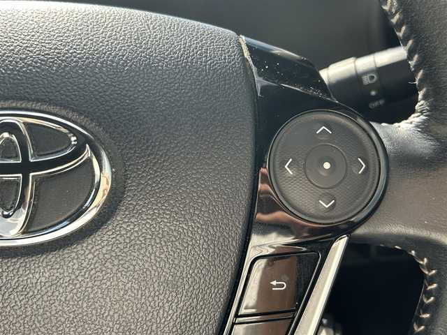 トヨタ アクア クロスオーバー グラム 愛知県 2019(平31)年 7.8万km ベージュ ワンオーナー/純正メモリナビ/フルセグテレビ/バックカメラ/Bluetooth/ウィンカーミラー/クルーズコントロール/ドアバイザー/プッシュスタート/ETC/衝突軽減ブレーキ/レーンキープ/ハーフレザーシート