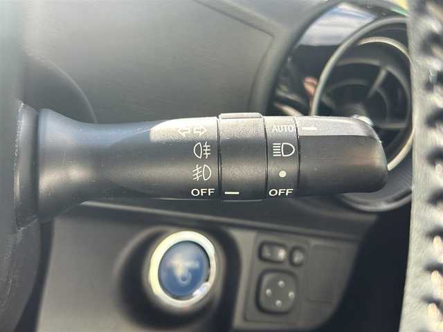 トヨタ アクア クロスオーバー グラム 愛知県 2019(平31)年 7.8万km ベージュ ワンオーナー/純正メモリナビ/フルセグテレビ/バックカメラ/Bluetooth/ウィンカーミラー/クルーズコントロール/ドアバイザー/プッシュスタート/ETC/衝突軽減ブレーキ/レーンキープ/ハーフレザーシート