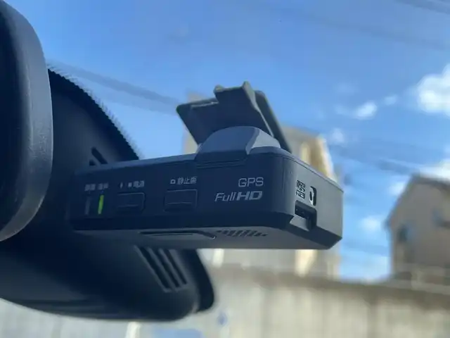 日産 セレナ ハイウェイスター Vセレクション 福岡県 2017(平29)年 10.7万km ブリリアントホワイトパール (株)IDOMが運営する【じしゃロン八幡西店】の自社ローン専用車両になります。こちらは現金またはオートローンご利用時の価格です。自社ローンご希望の方は別途その旨お申付け下さい/衝突被害軽減システム/スマートキー/純正メモリナビ/フルセグ/Bluetooth/アラウンドビューモニター/フリップダウンモニター/両側パワースライドドア/オートライト