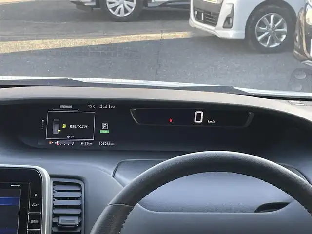 日産 セレナ ハイウェイスター Vセレクション 福岡県 2017(平29)年 10.7万km ブリリアントホワイトパール (株)IDOMが運営する【じしゃロン八幡西店】の自社ローン専用車両になります。こちらは現金またはオートローンご利用時の価格です。自社ローンご希望の方は別途その旨お申付け下さい/衝突被害軽減システム/スマートキー/純正メモリナビ/フルセグ/Bluetooth/アラウンドビューモニター/フリップダウンモニター/両側パワースライドドア/オートライト