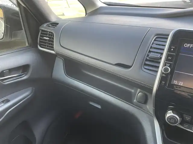 日産 セレナ ハイウェイスター Vセレクション 福岡県 2017(平29)年 10.7万km ブリリアントホワイトパール (株)IDOMが運営する【じしゃロン八幡西店】の自社ローン専用車両になります。こちらは現金またはオートローンご利用時の価格です。自社ローンご希望の方は別途その旨お申付け下さい/衝突被害軽減システム/スマートキー/純正メモリナビ/フルセグ/Bluetooth/アラウンドビューモニター/フリップダウンモニター/両側パワースライドドア/オートライト