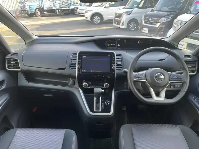 日産 セレナ ハイウェイスター Vセレクション 福岡県 2017(平29)年 10.7万km ブリリアントホワイトパール (株)IDOMが運営する【じしゃロン八幡西店】の自社ローン専用車両になります。こちらは現金またはオートローンご利用時の価格です。自社ローンご希望の方は別途その旨お申付け下さい/衝突被害軽減システム/スマートキー/純正メモリナビ/フルセグ/Bluetooth/アラウンドビューモニター/フリップダウンモニター/両側パワースライドドア/オートライト