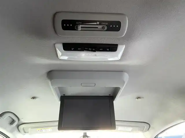 日産 セレナ ハイウェイスター Vセレクション 福岡県 2017(平29)年 10.7万km ブリリアントホワイトパール (株)IDOMが運営する【じしゃロン八幡西店】の自社ローン専用車両になります。こちらは現金またはオートローンご利用時の価格です。自社ローンご希望の方は別途その旨お申付け下さい/衝突被害軽減システム/スマートキー/純正メモリナビ/フルセグ/Bluetooth/アラウンドビューモニター/フリップダウンモニター/両側パワースライドドア/オートライト