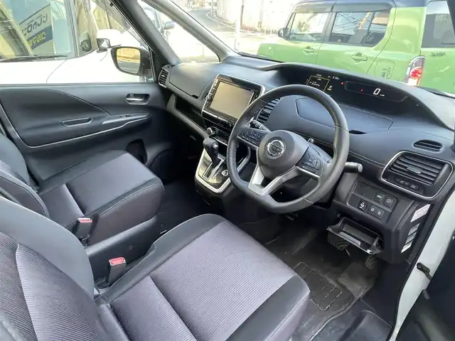 日産 セレナ ハイウェイスター Vセレクション 福岡県 2017(平29)年 10.7万km ブリリアントホワイトパール (株)IDOMが運営する【じしゃロン八幡西店】の自社ローン専用車両になります。こちらは現金またはオートローンご利用時の価格です。自社ローンご希望の方は別途その旨お申付け下さい/衝突被害軽減システム/スマートキー/純正メモリナビ/フルセグ/Bluetooth/アラウンドビューモニター/フリップダウンモニター/両側パワースライドドア/オートライト