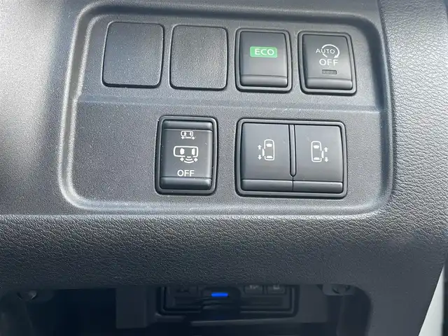 日産 セレナ ハイウェイスター Vセレクション 福岡県 2017(平29)年 10.7万km ブリリアントホワイトパール (株)IDOMが運営する【じしゃロン八幡西店】の自社ローン専用車両になります。こちらは現金またはオートローンご利用時の価格です。自社ローンご希望の方は別途その旨お申付け下さい/衝突被害軽減システム/スマートキー/純正メモリナビ/フルセグ/Bluetooth/アラウンドビューモニター/フリップダウンモニター/両側パワースライドドア/オートライト