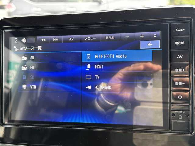 三菱 デリカミニ G プレミアム 東京都 2024(令6)年 0.5万km ナチュラルアイボリーメタリック プッシュスタート/オートパーキング/純正ナビ　/純正フロアマット/シートヒーター/ステアリングヒーター/クルーズコントロール/ステアリングリモコン/ミラーモニター/全方位バックミラー/両側電動スライドドア/電動トランクリッド/フルフラットシート/ルーフレール/説明書/保証書/スペアキー1本