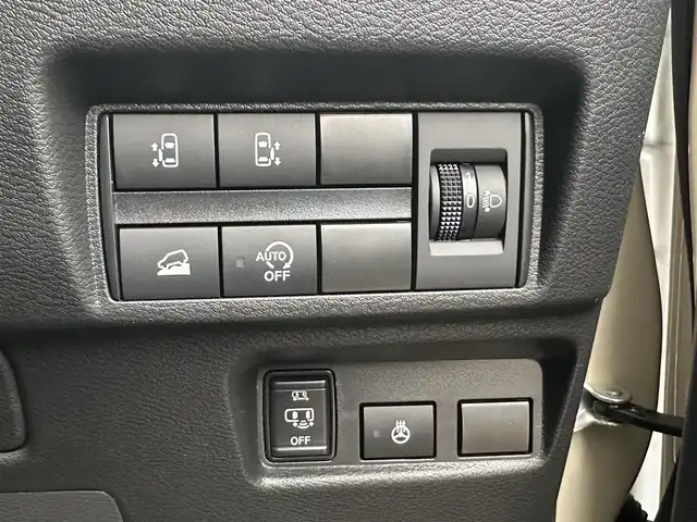 三菱 デリカミニ G プレミアム 東京都 2024(令6)年 0.5万km ナチュラルアイボリーメタリック プッシュスタート/オートパーキング/純正ナビ　/純正フロアマット/シートヒーター/ステアリングヒーター/クルーズコントロール/ステアリングリモコン/ミラーモニター/全方位バックミラー/両側電動スライドドア/電動トランクリッド/フルフラットシート/ルーフレール/説明書/保証書/スペアキー1本