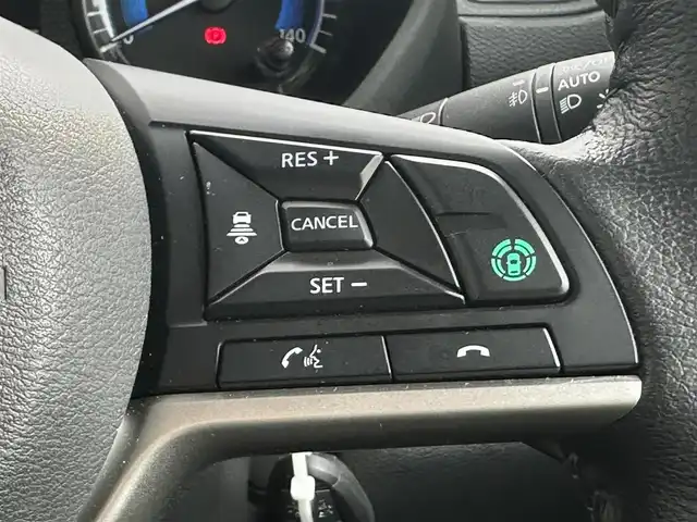 三菱 デリカミニ G プレミアム 東京都 2024(令6)年 0.5万km ナチュラルアイボリーメタリック プッシュスタート/オートパーキング/純正ナビ　/純正フロアマット/シートヒーター/ステアリングヒーター/クルーズコントロール/ステアリングリモコン/ミラーモニター/全方位バックミラー/両側電動スライドドア/電動トランクリッド/フルフラットシート/ルーフレール/説明書/保証書/スペアキー1本