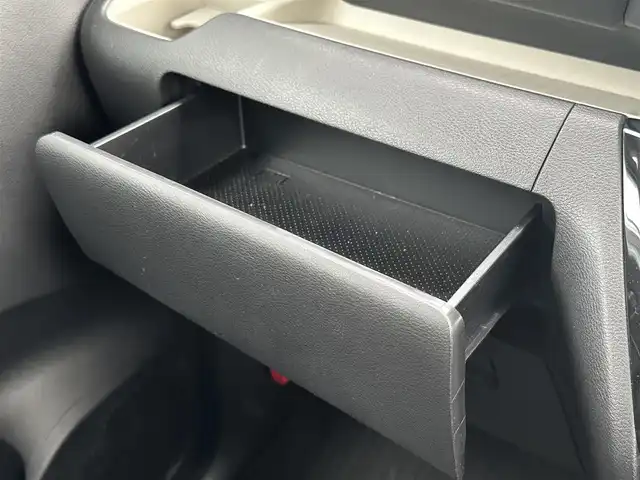 三菱 デリカミニ G プレミアム 東京都 2024(令6)年 0.5万km ナチュラルアイボリーメタリック プッシュスタート/オートパーキング/純正ナビ　/純正フロアマット/シートヒーター/ステアリングヒーター/クルーズコントロール/ステアリングリモコン/ミラーモニター/全方位バックミラー/両側電動スライドドア/電動トランクリッド/フルフラットシート/ルーフレール/説明書/保証書/スペアキー1本