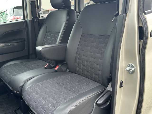 三菱 デリカミニ G プレミアム 東京都 2024(令6)年 0.5万km ナチュラルアイボリーメタリック プッシュスタート/オートパーキング/純正ナビ　/純正フロアマット/シートヒーター/ステアリングヒーター/クルーズコントロール/ステアリングリモコン/ミラーモニター/全方位バックミラー/両側電動スライドドア/電動トランクリッド/フルフラットシート/ルーフレール/説明書/保証書/スペアキー1本