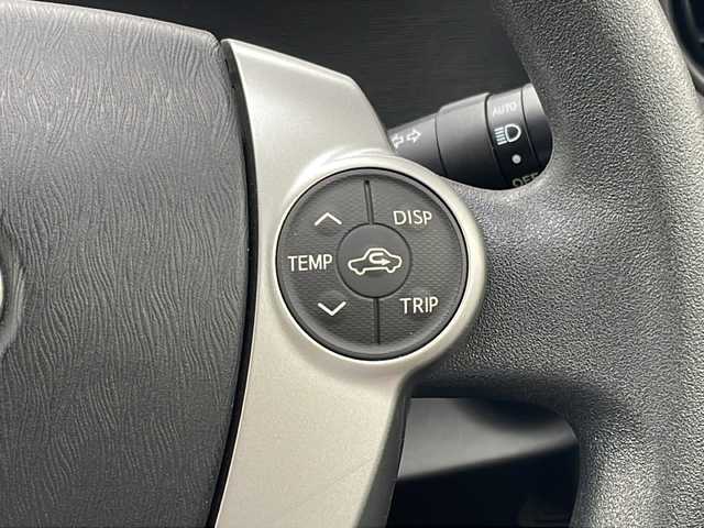 トヨタ アクア S 福岡県 2014(平26)年 6.6万km ライムホワイトパールクリスタルシャイン ・7インチナビ（フルセグTV/CD/DVD/iPod/USB/SD/VTR/AM/FM/HDMI）/・バックカメラ/・LEDヘッドライト/・フォグランプ/・ステアリングスイッチ/・電動格納ミラー/・ドアバイザー/・ISOFIX/・純正アルミ/・スマートキー/・スペアキー