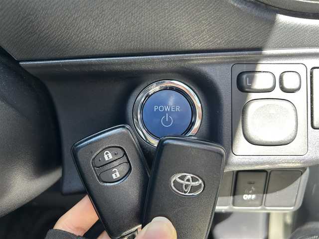 トヨタ アクア S 広島県 2014(平26)年 6.6万km ライムホワイトパールクリスタルシャイン 7インチナビ（フルセグTV/CD/DVD/iPod/USB/SD/VTR/AM/FM/HDMI）/バックカメラ/LEDヘッドライト/フォグランプ/ステアリングスイッチ/電動格納ミラー/ドアバイザー/ISOFIX/純正アルミ/スマートキー/スペアキー
