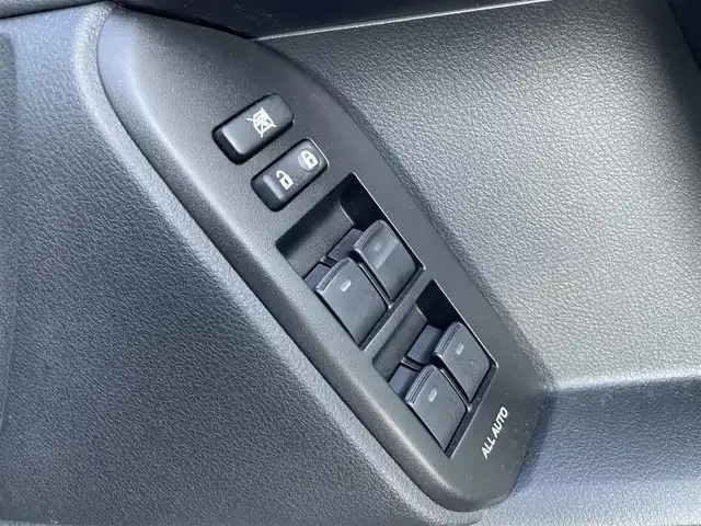 トヨタ ランドクルーザー プラド TX 島根県 2021(令3)年 3.1万km ホワイトパールクリスタルシャイン 登録時走行距離30823km/ワンオーナー/4WD/保証書/取扱説明書/純正SDナビ/・フルセグTV/・Bluetooth接続/・CD／DVD再生/・SDミュージックサーバー/・AM/FM/ToyotaSafetySenseP/・プリクラッシュセーフティ/・レーントレーシングアシスト/・レーンディパーチャーアラート/・オートマチックハイビーム /・ロードサインアシスト/・先行車発進アラーム/コーナーセンサー/サイドステップ/ルーフレール/ヘッドライトウォッシャー/3列シート/ビルトインETC/スマートキー/スペアキー