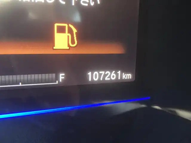 ホンダ シャトル ハイブリッド X 埼玉県 2015(平27)年 10.8万km ホワイトオーキッドパール (株)IDOMが運営する【じしゃロン鳩ヶ谷店】の自社ローン専用車両になりますこちらは現金またはオートローンご利用時の価格です。自社ローンご希望の方は別途その旨お申付け下さい/純正メモリナビ/純正フルセグテレビ/バックカメラ/クルーズコントロール/プッシュスタート/ビルトインETC/前後ドライブレコーダー/ハーフレザーシート/純正15インチAW/純正LEDヘッドライト