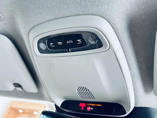 ボルボ ボルボ ＸＣ４０ B4 AWD インスクリプション 大阪府 2022(令4)年 1.4万km オニキスブラックP ハーマンカードン/レザーシート/パワーシート/Dシートメモリ/シートヒーター/ステアリングヒーター/ACC/BLIS/純正ナビ/TV/360度カメラ/applecarplay/純正19インチAW/LEDヘッドライト/電動リアゲート/ワイヤレス充電/自動駐車