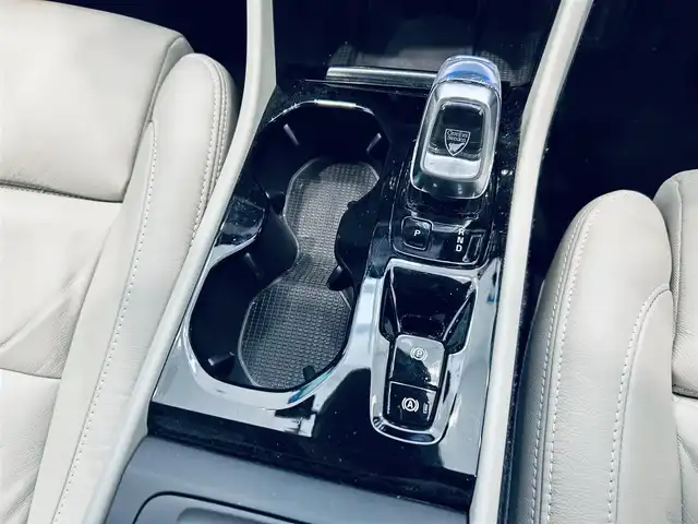 ボルボ ボルボ ＸＣ４０ B4 AWD インスクリプション 大阪府 2022(令4)年 1.4万km オニキスブラックP ハーマンカードン/レザーシート/パワーシート/Dシートメモリ/シートヒーター/ステアリングヒーター/ACC/BLIS/純正ナビ/TV/360度カメラ/applecarplay/純正19インチAW/LEDヘッドライト/電動リアゲート/ワイヤレス充電/自動駐車