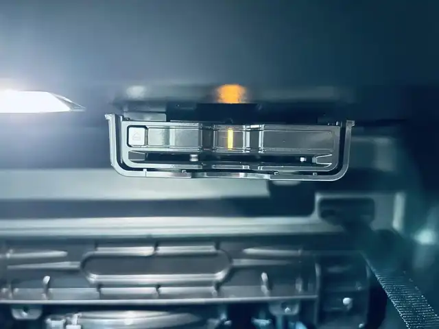 ボルボ ボルボ ＸＣ４０ B4 AWD インスクリプション 大阪府 2022(令4)年 1.4万km オニキスブラックP ハーマンカードン/レザーシート/パワーシート/Dシートメモリ/シートヒーター/ステアリングヒーター/ACC/BLIS/純正ナビ/TV/360度カメラ/applecarplay/純正19インチAW/LEDヘッドライト/電動リアゲート/ワイヤレス充電/自動駐車