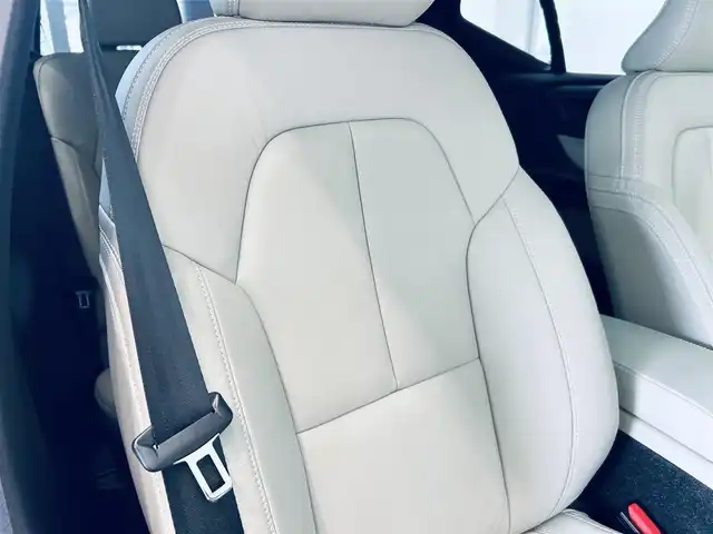 ボルボ ボルボ ＸＣ４０ B4 AWD インスクリプション 大阪府 2022(令4)年 1.4万km オニキスブラックP ハーマンカードン/レザーシート/パワーシート/Dシートメモリ/シートヒーター/ステアリングヒーター/ACC/BLIS/純正ナビ/TV/360度カメラ/applecarplay/純正19インチAW/LEDヘッドライト/電動リアゲート/ワイヤレス充電/自動駐車