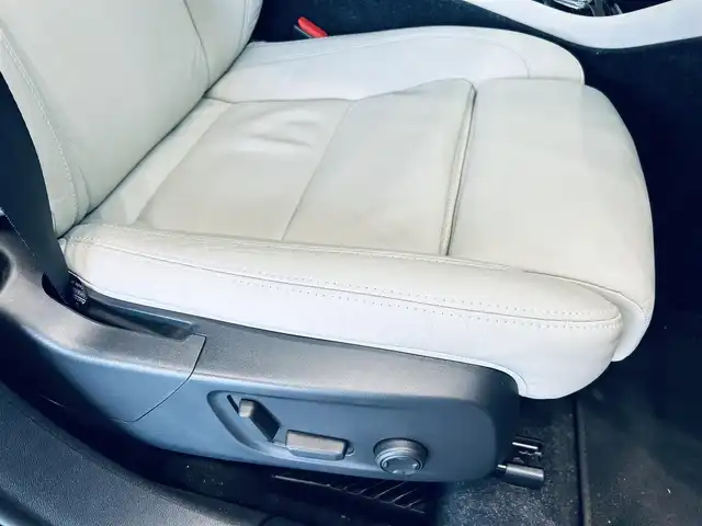ボルボ ボルボ ＸＣ４０ B4 AWD インスクリプション 大阪府 2022(令4)年 1.4万km オニキスブラックP ハーマンカードン/レザーシート/パワーシート/Dシートメモリ/シートヒーター/ステアリングヒーター/ACC/BLIS/純正ナビ/TV/360度カメラ/applecarplay/純正19インチAW/LEDヘッドライト/電動リアゲート/ワイヤレス充電/自動駐車