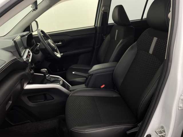 ダイハツ ロッキー プレミアム 新潟県 2019(令1)年 2.9万km ブラックマイカメタリック/シャイニングホワイトパール 純正ディスプレイオーディオ/　　フルセグ/BT/AppleCarPlay/バックカメラ/レーダークルーズコントロール/HIDオートライト/ハーフレザーシート/シートヒーター/純正アルミホイール/アイドリングストップ/スマートキー/ETC