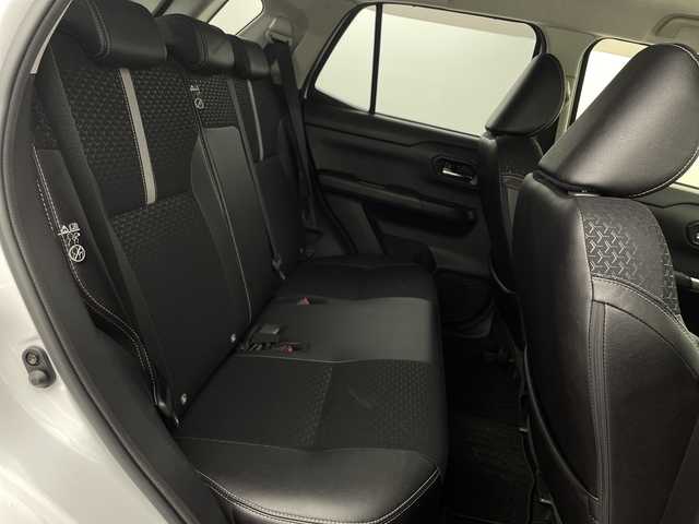 ダイハツ ロッキー プレミアム 新潟県 2019(令1)年 2.9万km ブラックマイカメタリック/シャイニングホワイトパール 純正ディスプレイオーディオ/　　フルセグ/BT/AppleCarPlay/バックカメラ/レーダークルーズコントロール/HIDオートライト/ハーフレザーシート/シートヒーター/純正アルミホイール/アイドリングストップ/スマートキー/ETC